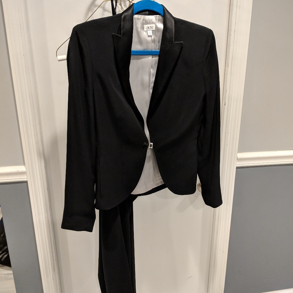 Vintage cache tuxedo